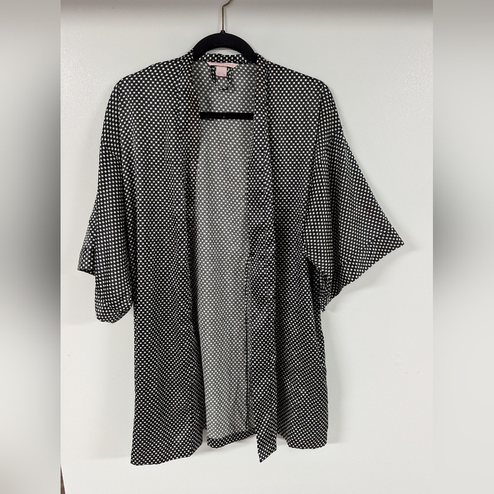 Victoria's secret short sleeve robe. Black and white checkered print. S/M